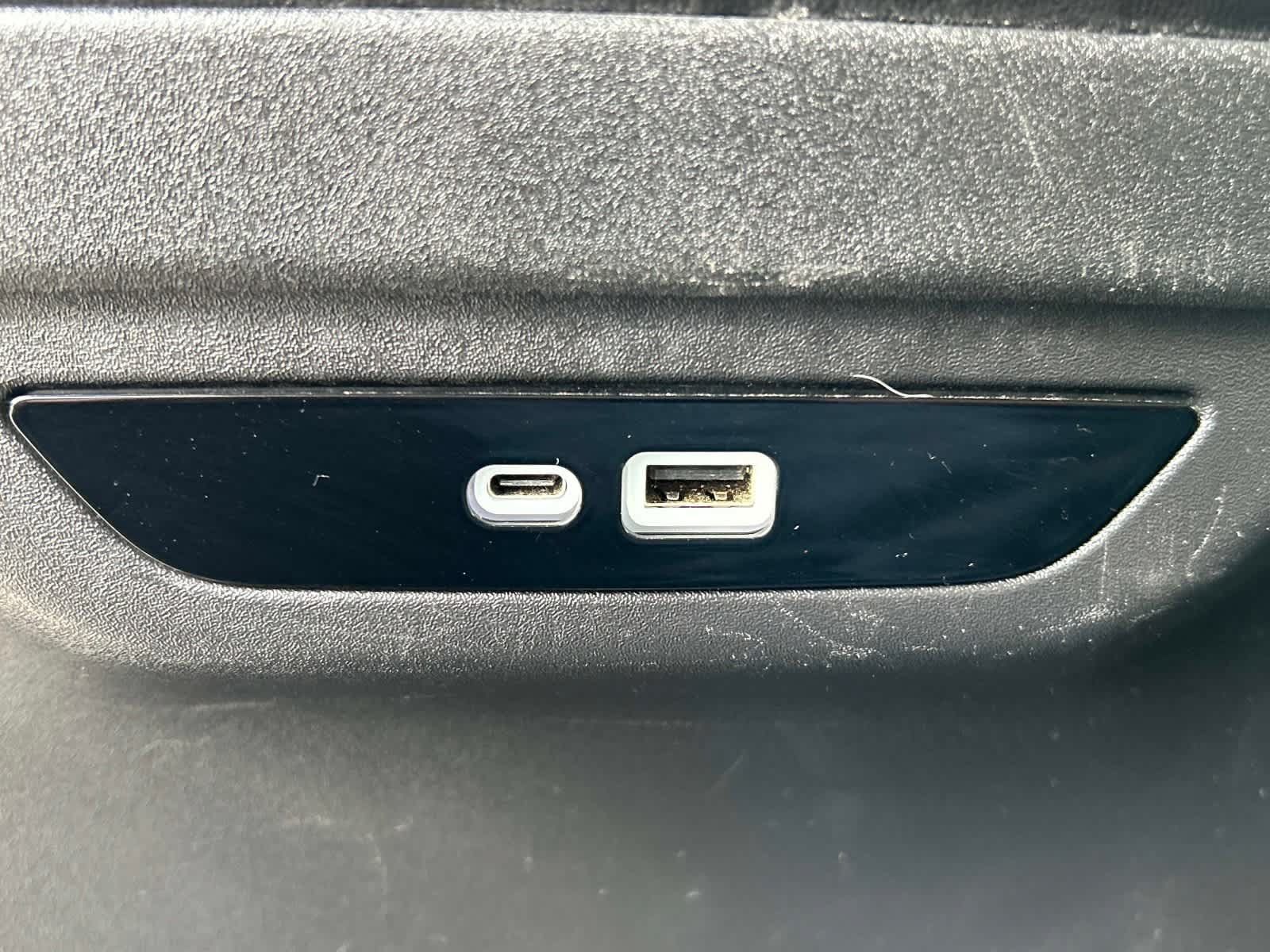 Used 2024 Chrysler Pacifica Touring-L FWD image 24