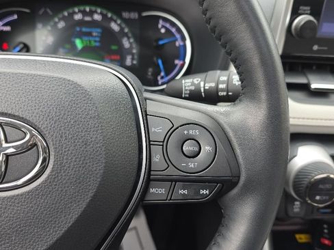 Used 2022 Toyota RAV4 Limited AWD/4WD image 25