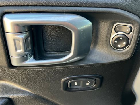 Used 2021 Jeep Wrangler Unlimited Sport image 11