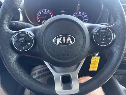 Used 2020 Kia Soul LX FWD image 23