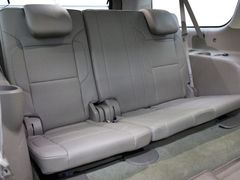 Used 2016 Chevrolet Suburban LT image 13