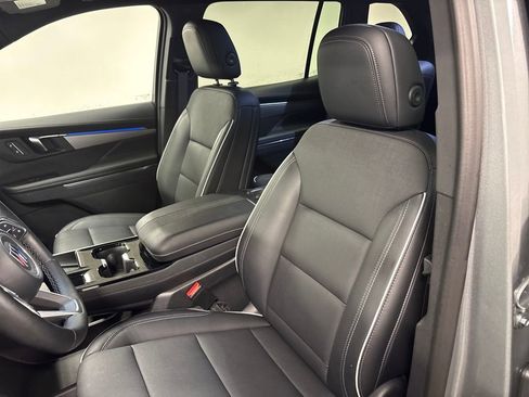 Used 2025 Buick Enclave Preferred image 25