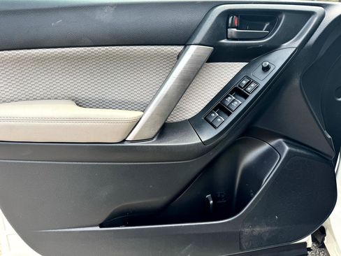 Used 2018 Subaru Forester 2.5i Premium w/ All-Weather Package image 19