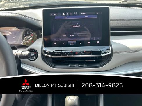 Used 2025 Jeep Compass Limited AWD/4WD image 3