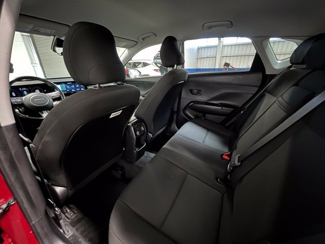 Used 2025 Hyundai Kona SEL FWD image 15