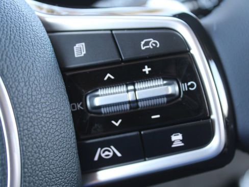 New 2026 Kia Carnival SX w/ SX Dark Edition Package image 42