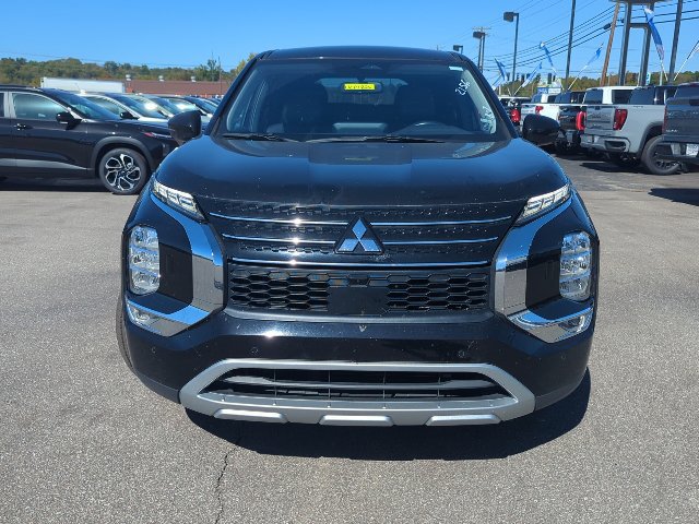Used 2024 Mitsubishi Outlander AWD image 4