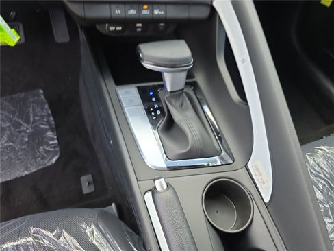 New 2026 Hyundai Elantra SE FWD image 18