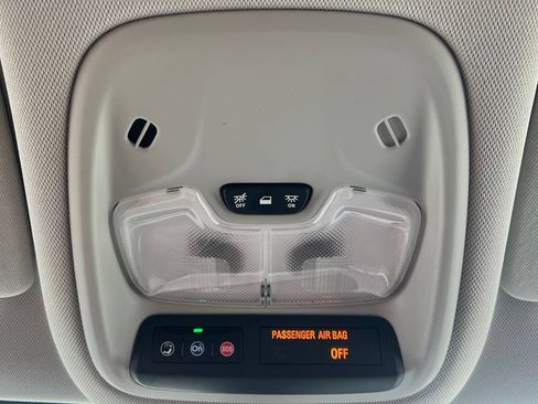 Used 2025 Chevrolet TrailBlazer LT FWD image 17
