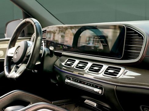 Used 2021 Mercedes-Benz GLE 53 AMG 4MATIC w/ Parking Assistance Package image 28