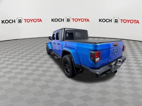 Used 2022 Jeep Gladiator Sport image 6