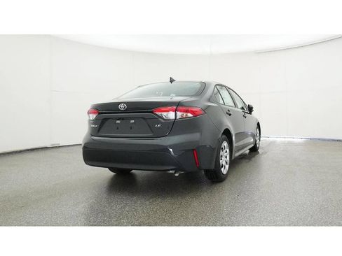 Used 2025 Toyota Corolla LE FWD image 30