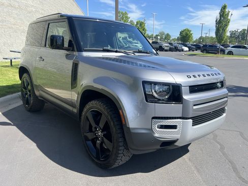 Certified 2023 Land Rover Defender 90 SE AWD/4WD image 9