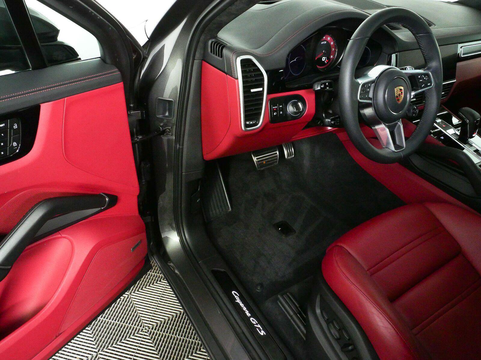 Certified 2023 Porsche Cayenne GTS AWD/4WD image 8