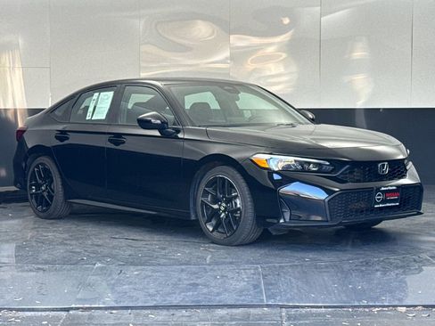 Used 2025 Honda Civic Sport image 1