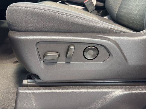 Used 2025 Chevrolet Silverado 1500 LT AWD/4WD image 23