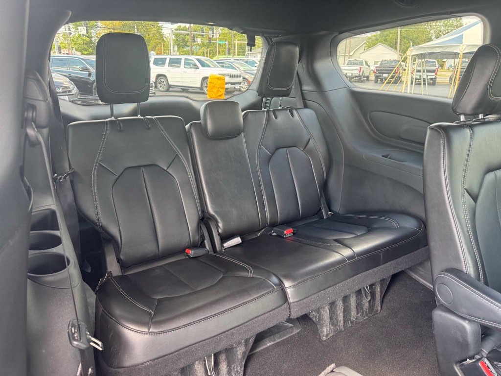 Used 2025 Chrysler Pacifica Select FWD image 20