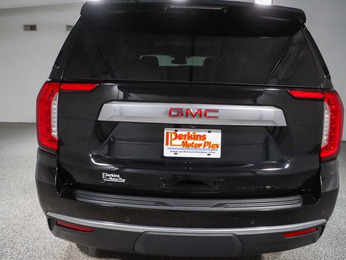 Used 2023 GMC Yukon XL Denali AWD/4WD image 8