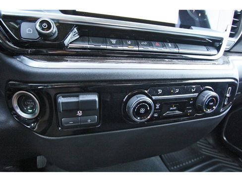 Used 2024 Chevrolet Silverado 2500 LT image 23