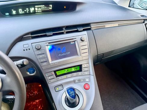 Used 2012 Toyota Prius One image 12