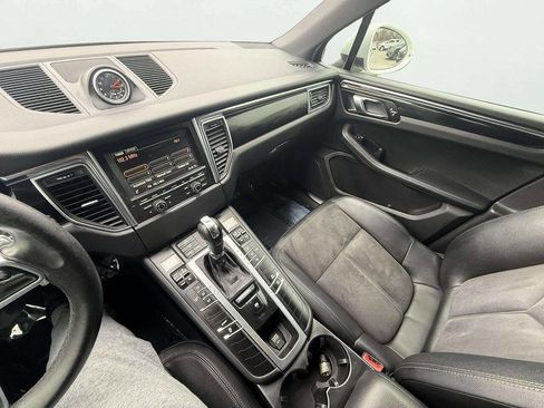 Used 2015 Porsche Macan S image 18