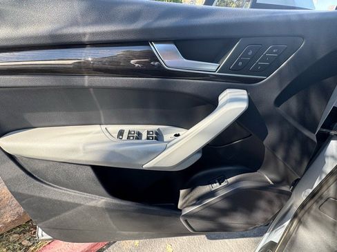 Used 2018 Audi Q5 2.0T Premium image 17