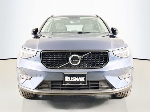 New 2026 Volvo XC40 B5 Core AWD/4WD image 2