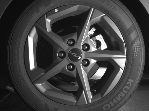 Used 2025 Kia K4 LXS image 14