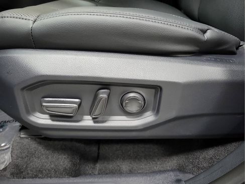 Used 2024 Toyota Tundra SR5 AWD/4WD image 10