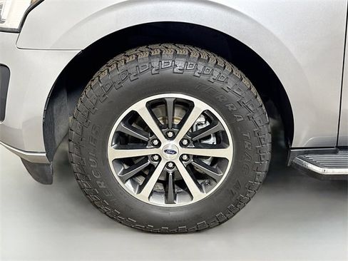 Used 2021 Ford Expedition XLT image 32