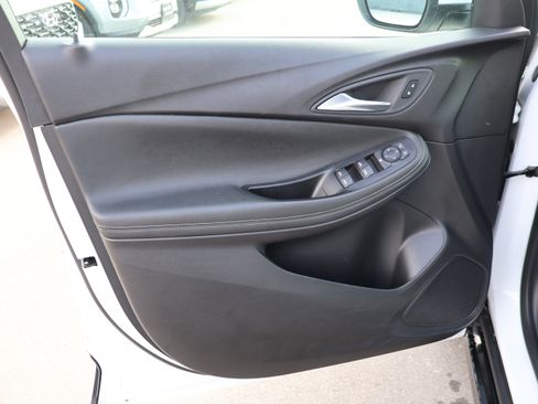 Used 2024 Buick Encore GX Sport Touring image 22