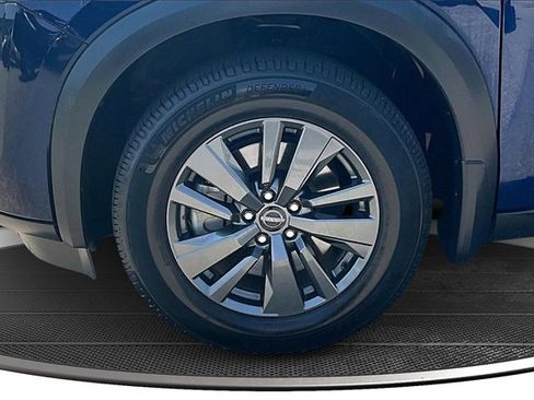 Used 2022 Nissan Pathfinder SV image 35