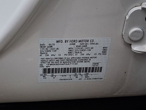 Certified 2023 Ford Explorer XLT w/ Equipment Group 202A AWD/4WD image 27