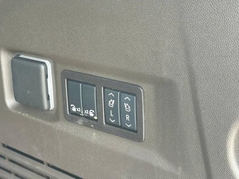Used 2025 Chevrolet Tahoe Z71 w/ Comfort Package AWD/4WD image 24