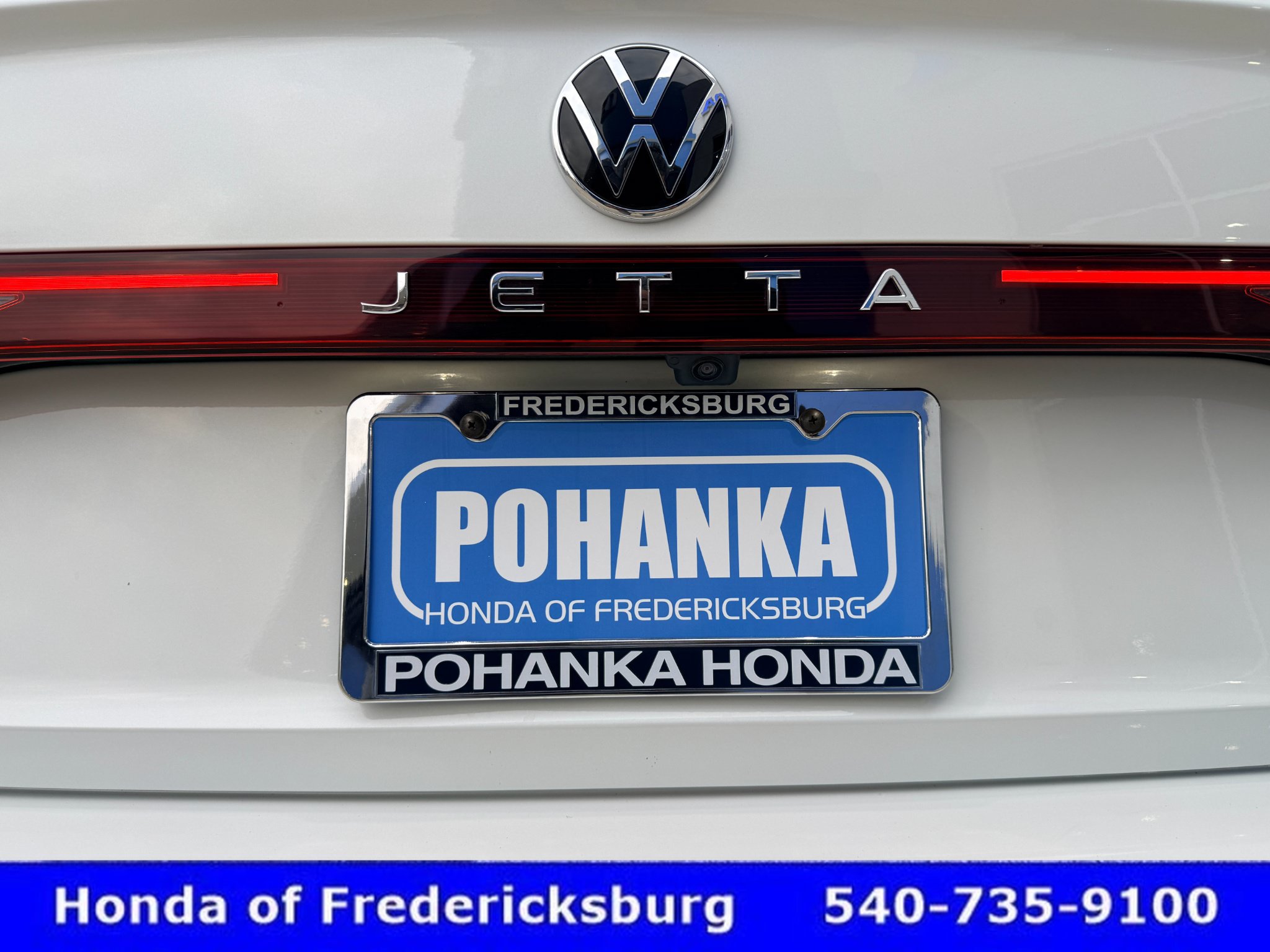 Used 2025 Volkswagen Jetta SE FWD image 14