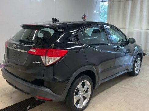Used 2019 Honda HR-V LX image 3