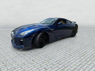 Used 2017 Nissan GT-R Premium w/ Premium Interior Package AWD/4WD video 4