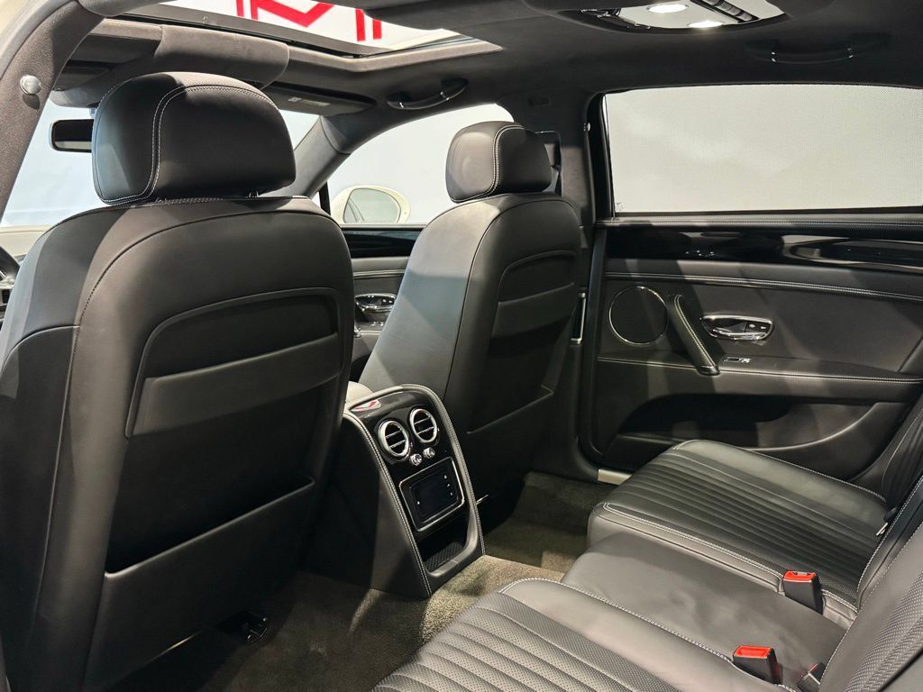 Used 2018 Bentley Flying Spur V8 AWD/4WD image 30