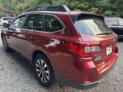 Used 2015 Subaru Outback 3.6R Limited AWD/4WD image 3