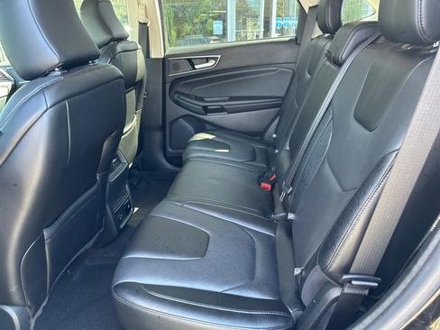 Used 2022 Ford Edge Titanium image 12