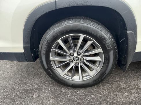 Used 2019 Toyota Highlander XLE image 15