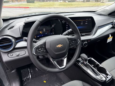New 2026 Chevrolet Trax LT w/ Driver Confidence Package image 12