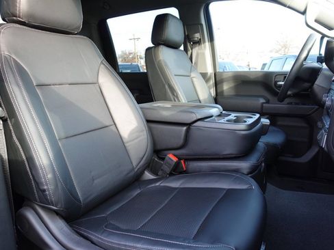 Used 2025 Chevrolet Silverado 2500 Custom w/ Custom Value Package image 31