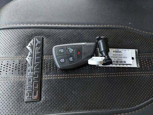 Used 2024 Chevrolet Silverado 2500 High Country w/ Technology Package image 46