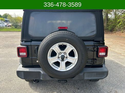 Used 2018 Jeep Wrangler Unlimited Sport S image 4