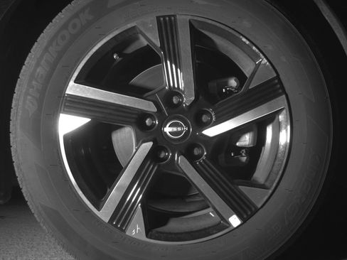 Used 2025 Nissan Sentra SV FWD image 13