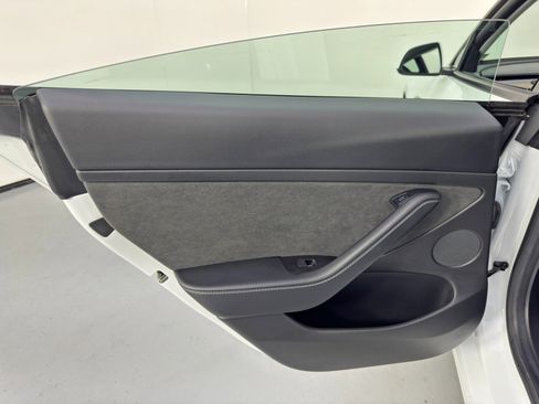 Used 2021 Tesla Model 3 Standard Range Plus image 43