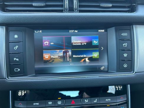 Used 2017 Jaguar XF Premium image 30