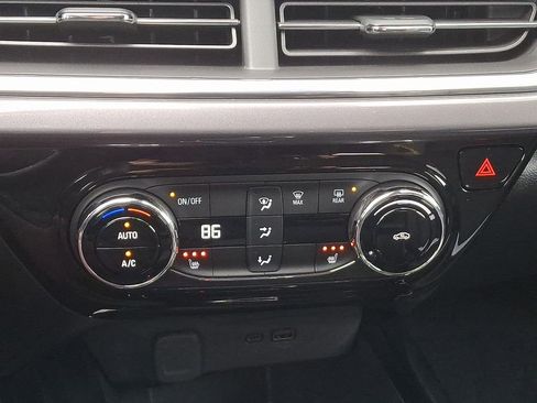 Certified 2025 Chevrolet Trax ACTIV image 16