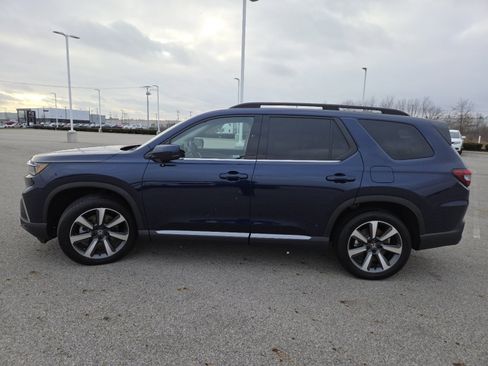 Used 2025 Honda Pilot Elite image 13